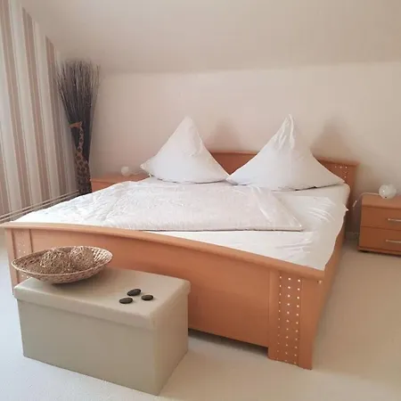 Lively In Unterporlitz Apartment
